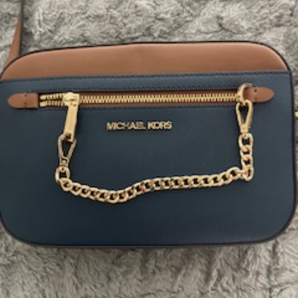 Jet Set Large Zip Chain Crossbody Bag Leather Navy - Picture 2 of 6